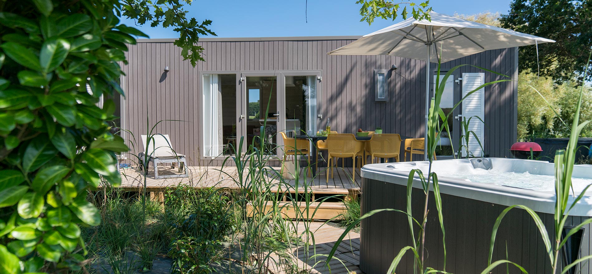 Où trouver un camping en bord de mer en vendée avec mobil home luxe et spa privatif ?